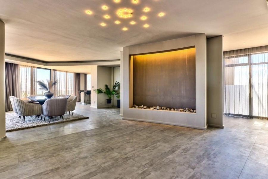 4 Bedroom Property for Sale in Bloubergrant Western Cape
